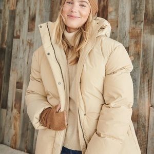 Jenni Kayne Puffer Jacket with hood.